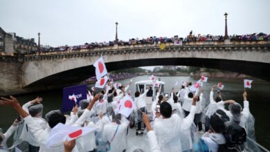 Parade atlet Olimpiade Paris diguyur hujan deras