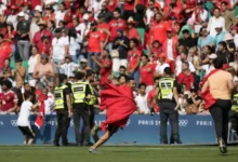 Drama Argentina vs Maroko: Gol Dianulir, Fans Serbu Lapangan lalu juga Kekesalan Lionel Messi