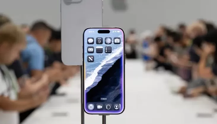 Apple Bertaruh pada Teknologi Kecerdasan Buatan untuk Dongkrak Penjualan iPhone 16