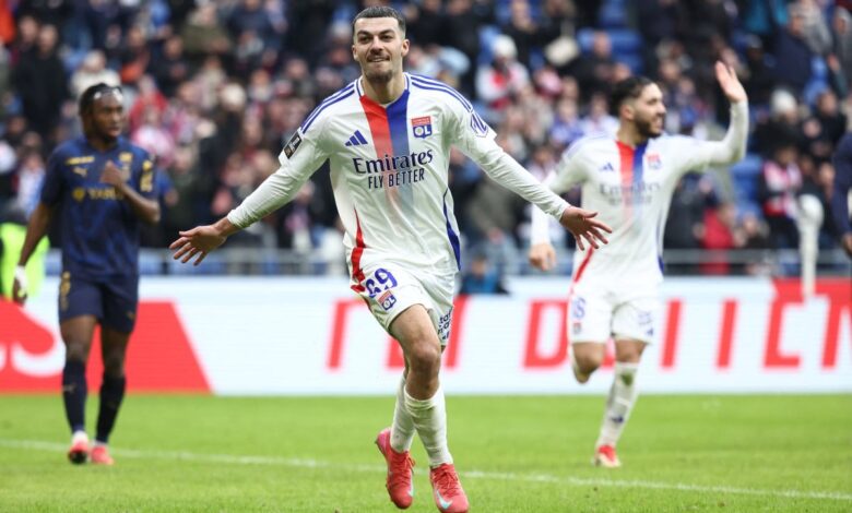 Lyon berpesta empat gol tanpa balas ke gawang Reims di Ligue 1