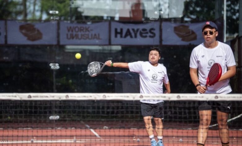 Cara pilih material lapangan padel: Rumput, kaca, pagar, lalu drainase