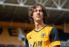 Dortmund di tempat area ambang dapatkan Fabio Silva dari Wolves