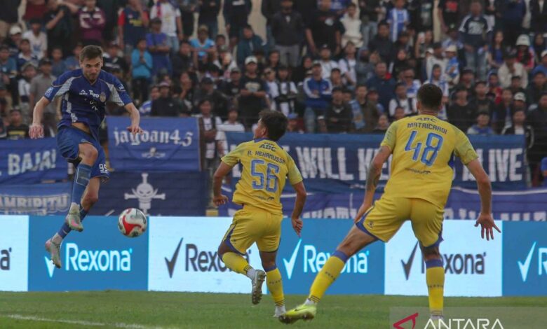 Bojan Hodak tak habis pikir dua penalti Persib Bandung gagal jadi gol