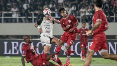 Pelatih Persija puji lapangan Stadion Manahan