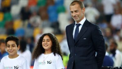 Senyum Tala juga Mohamed, Anak-Anak Palestina pada Podium Piala Super Eropa 2025