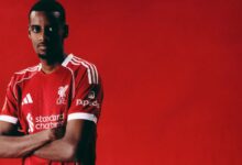 Slot jelaskan alasan tak masukkan Isak ke dalam skuad lawan Burnley