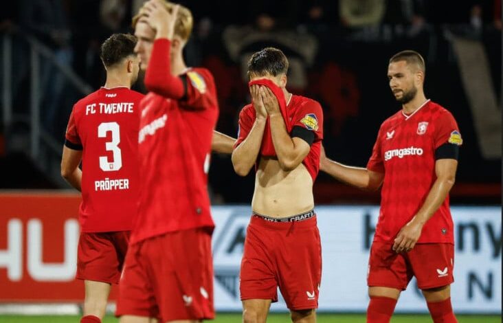 Pelatih Interim Bungkam usai Mees Hilgers Hilang dari Skuad FC Twente