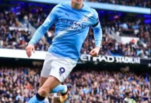 Rekap Hasil Sepak Bola Dunia: MU Dicukur Manchester City, Barcelona Pesta Gol