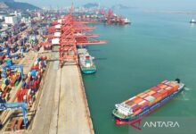 Perang dagang: China balas Amerika Serikat dengan pungutan tarif pada pelabuhan