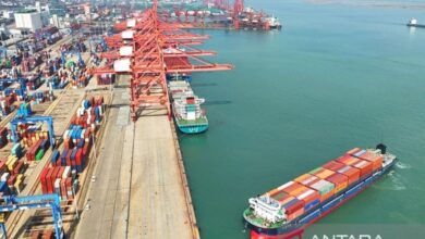 Perang dagang: China balas Amerika Serikat dengan pungutan tarif pada pelabuhan