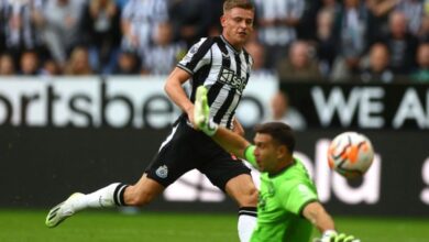 Dwigol Barnes antarkan Newcastle hajar Manchaster City, 2-1