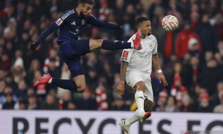 Noussair Mazraoui senyaman isi dua sikap di pada skuad MU