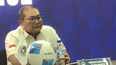 Herdman juga Van Bronckhorst calon ahli timnas?