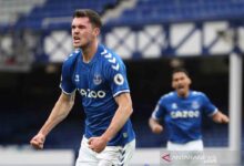 Banding kartu merah Michael Keane dari Klub sepak bola Klub sepak bola Everton ditolak FA