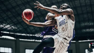 Satria Muda menang berhadapan dengan Hawks usai defisit 17 poin