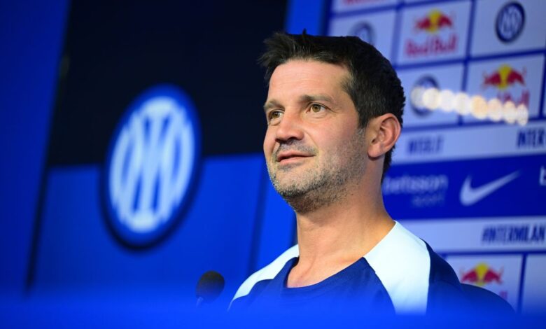 Laga Inter kontra klub tim Napoli bukanlah pertarungan Chivu-Conte