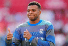Bintang Real Madrid, Kylian Mbappe saat melakukan pemanasan jelang laga melawan Sevilla di Ramon Sanchez Pizjuan