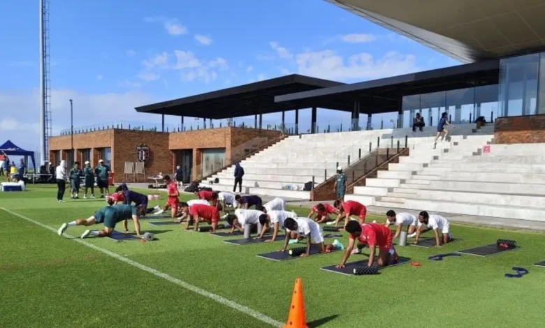 Timnas Indonesia memasuki pekan terakhir pemusatan latihan di Bali dengan fokus penuh menghadapai Piala AFF 2026. Skuad Garuda dijadwalkan mengawali perjuangan di Grup A dengan menghadapi Kamboja pada laga pembuka yang berlangsung di Stadion Pakansari, Bogor, Senin (27/7/2026).