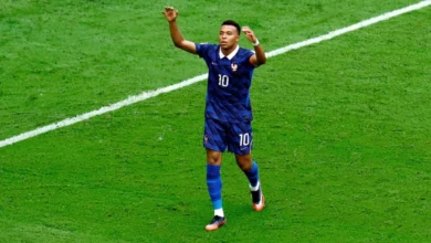 Kylian Mbappe mencatat pencapaian luar biasa yang belum pernah diraih pemain lain dalam sejarah sepak bola. Penyerang Real Madrid itu menjadi pencetak gol terbanyak di La Liga, Liga Champions, dan Piala Dunia 2026 dalam satu musim yang sama.