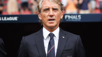 Roberto Mancini resmi kembali menjadi pelatih Timnas Italia setelah tiga tahun meninggalkan posisi tersebut. Federasi Sepak Bola Italia (FIGC) mengumumkan keputusan itu bersamaan dengan penunjukan Claudio Ranieri sebagai Direktur Teknik.