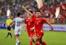 Timnas Vietnam menghadapi ujian berat menjelang duel krusial melawan Timnas Indonesia pada matchday ketiga Grup A Piala AFF 2026. Juara bertahan itu dinilai datang dengan tekanan yang lebih besar setelah gagal meraih hasil maksimal pada laga sebelumnya.